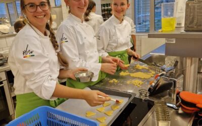 ERNÄHRUNGSWIRTSCHAFT: Patisserie-Kurs mit Angelika Fasching („Genuss-Momente“)