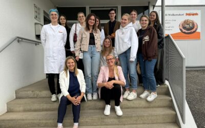 ERNÄHRUNGSWIRTSCHAFT: Betriebsbesichtigung bei der KNUSPERSTUBE