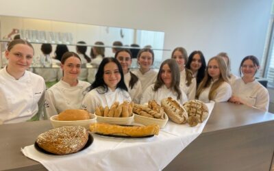 ERNÄHRUNGSWIRTSCHAFT: Brotbackkurs für 2ABHW